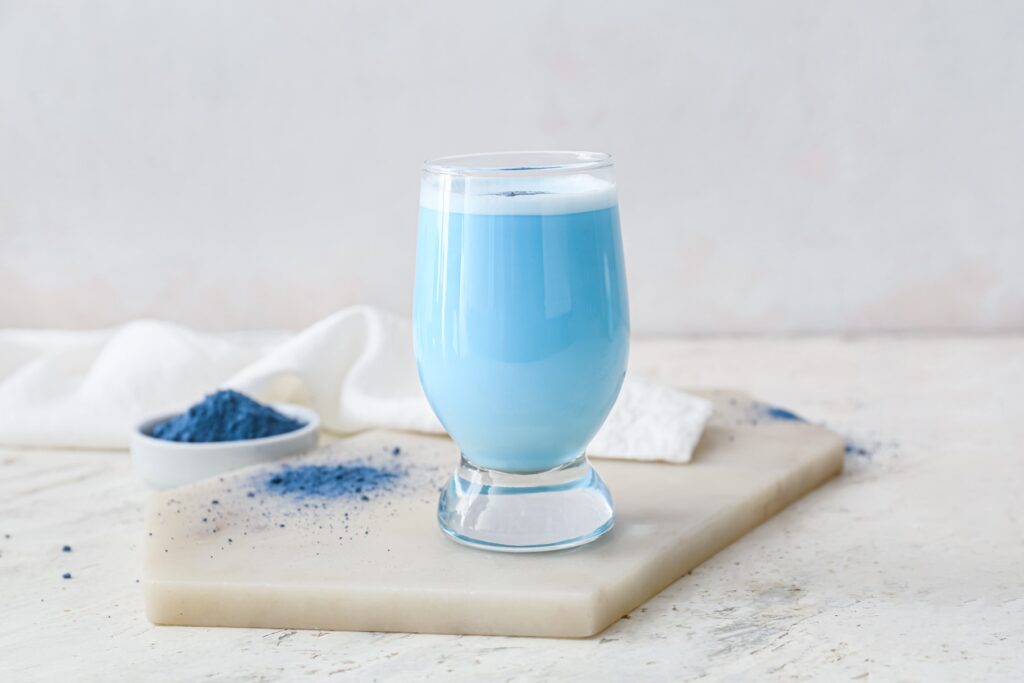 Skinny 5 dot com Magic Blue Nut Milk 5 Ingredient Recipe 